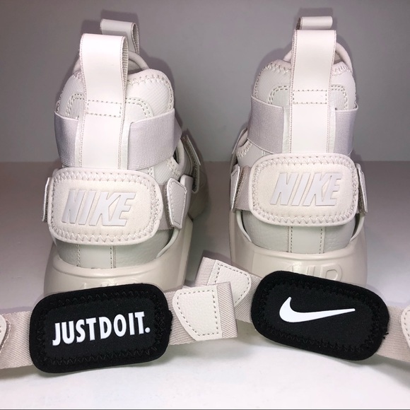 Nike Air Huarache City Desert Sand Running Shoes - Picture 6 of 8